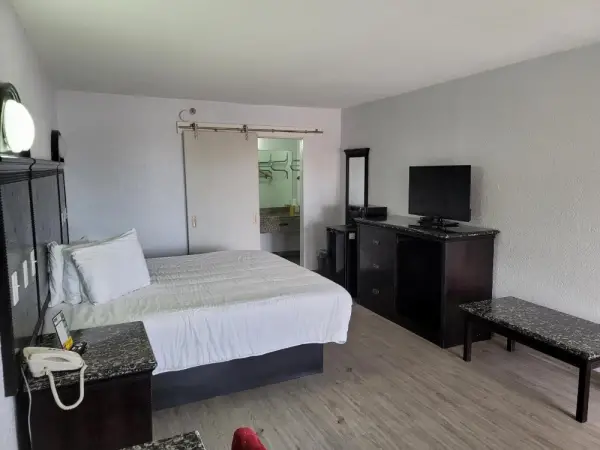 Fairway Inn Main image