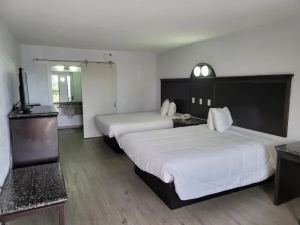 Fairway Inn 4