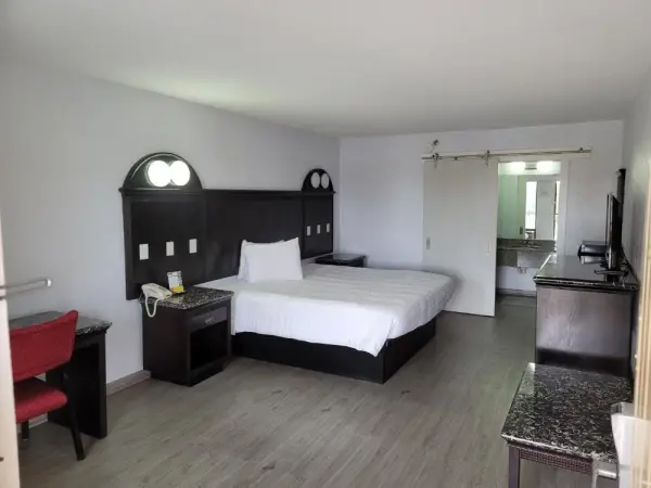 Fairway Inn 9